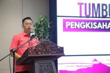 PROGRAM PENGUKUHAN INTEGRITI TUMBUK RUSUK : PENGKISAHAN DARI TIRAI BESI