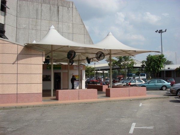 TEMPAT MELETAK KERETA