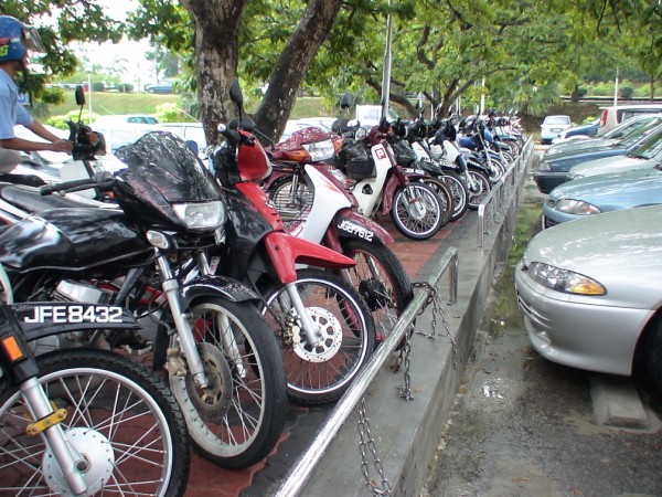 TEMPAT LETAK MOTOR